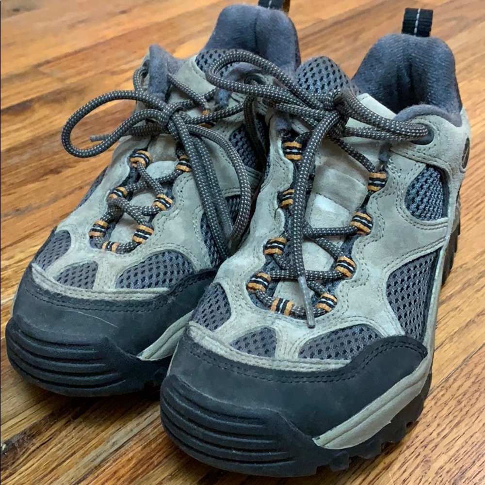 Merrill hiking sneakers